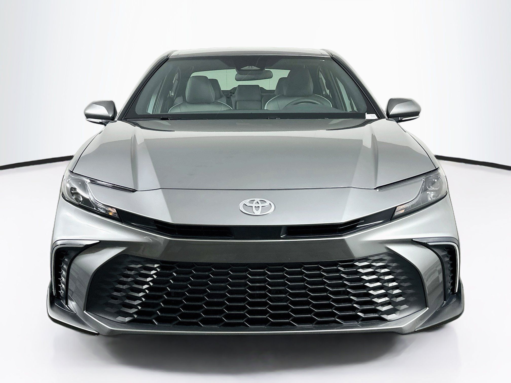 Used 2026 Toyota Camry SE FWD image 2