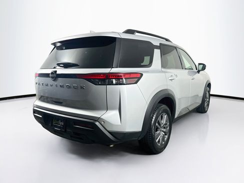 Used 2025 Nissan Pathfinder SV FWD image 9