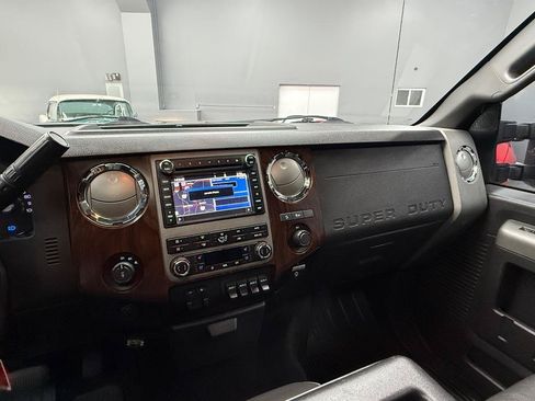 Used 2011 Ford F250 Lariat w/ Lariat Ultimate Pkg AWD/4WD image 12