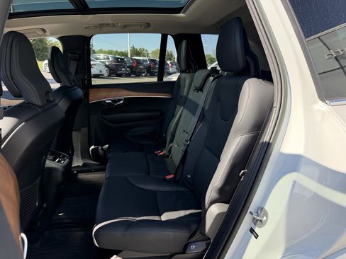 Used 2023 Volvo XC90 B6 Plus w/ Protection Package Premier AWD/4WD image 10