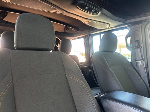 Used 2024 Jeep Wrangler Unlimited AWD/4WD image 19