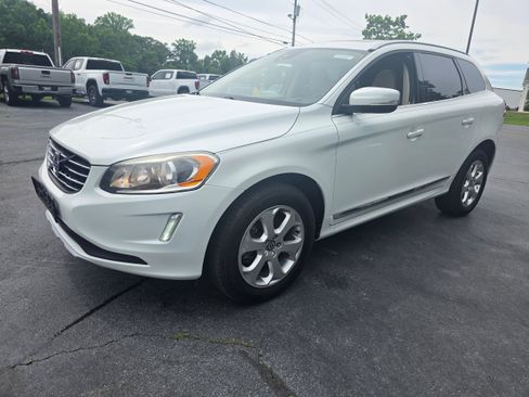 Used 2016 Volvo XC60 T5 Premier FWD image 1