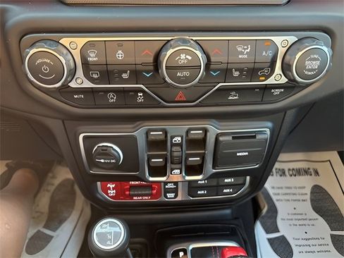 Used 2021 Jeep Wrangler Unlimited Rubicon w/ Uconnect 4C Nav & Sound Group image 16