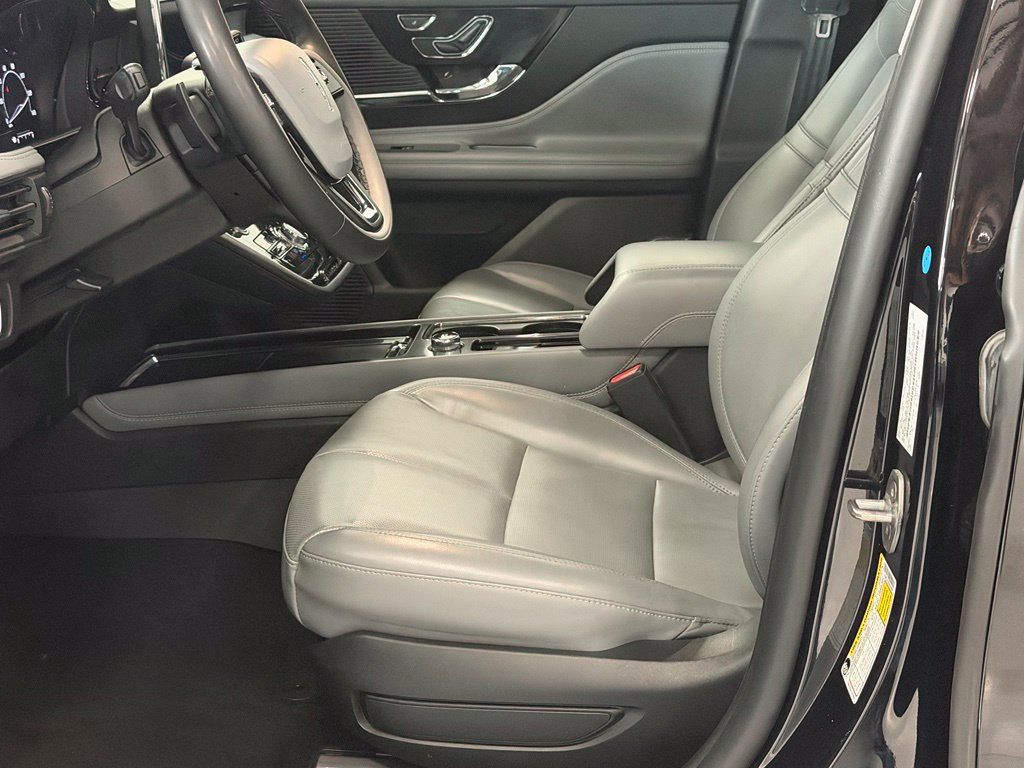 Used 2022 Lincoln Corsair AWD w/ Equipment Group 101A image 12