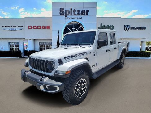 Used 2025 Jeep Gladiator Sport AWD/4WD image 4