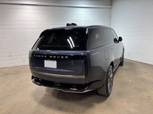 New 2026 Land Rover Range Rover Long Wheelbase SE AWD/4WD image 7