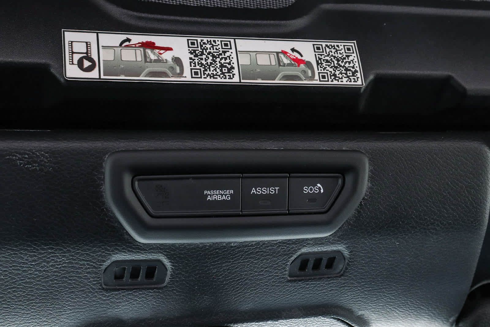 Used 2023 Jeep Wrangler Sport AWD/4WD image 31