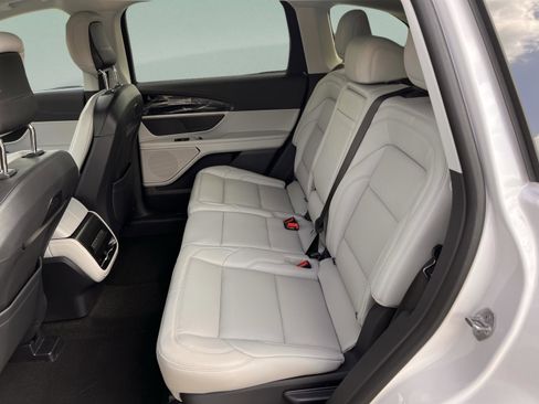 New 2026 Lincoln Nautilus Premier image 26