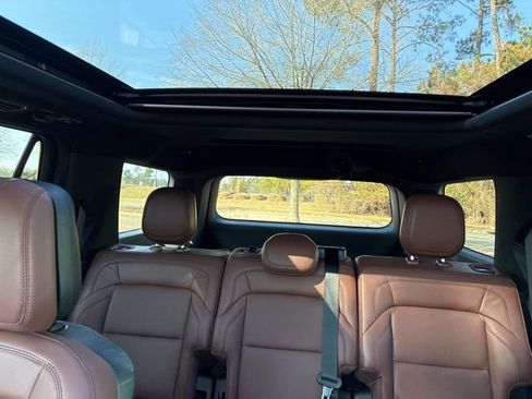 Certified 2025 Lincoln Navigator Reserve image 36