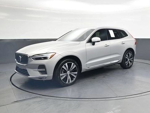 Used 2022 Volvo XC60 B5 Inscription w/ Protection Package Premier FWD image 9