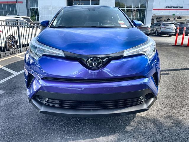 Used 2019 Toyota C-HR XLE FWD image 3