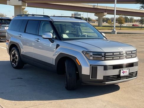 Used 2025 Hyundai Santa Fe SEL image 4