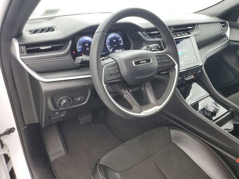 Used 2024 Jeep Grand Cherokee Altitude AWD/4WD image 18