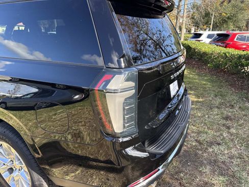 Used 2025 Chevrolet Suburban Premier image 11