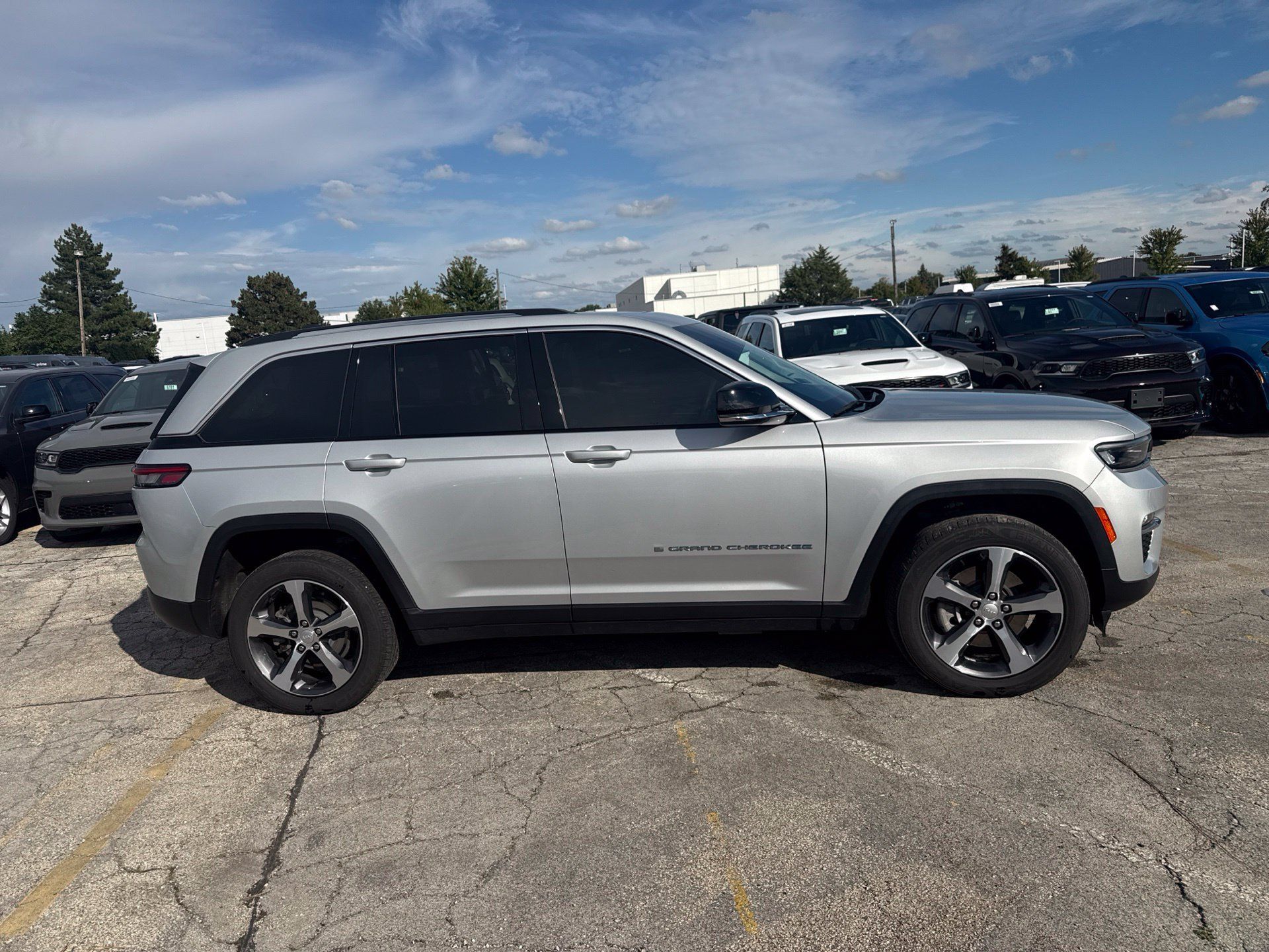 Used 2023 Jeep Grand Cherokee 4WD 4xe image 5