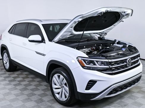 Used 2022 Volkswagen Atlas Cross Sport SE image 31