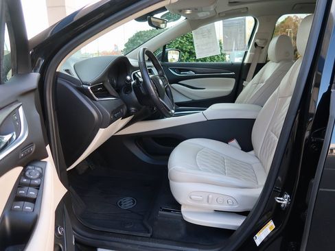 Certified 2022 Buick Enclave Avenir w/ Avenir Technology Package image 10