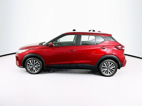Used 2024 Nissan Kicks SV w/ Exterior Package image 4