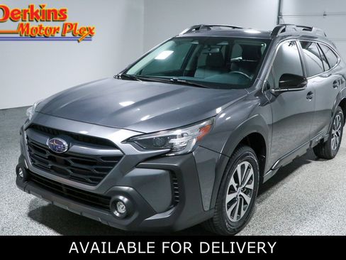 Used 2023 Subaru Outback Premium AWD/4WD image 1