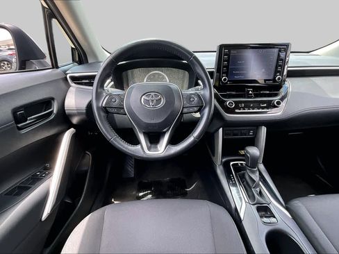Used 2022 Toyota Corolla Cross LE FWD image 6