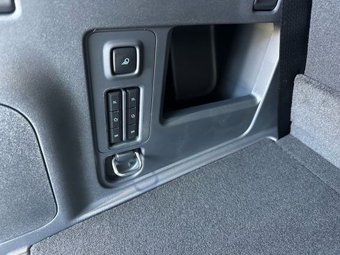 New 2026 Ford Expedition Active image 27