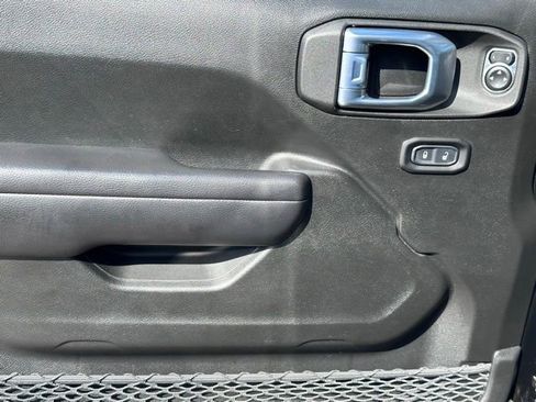 Used 2021 Jeep Gladiator Sport image 30