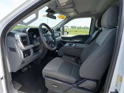 Used 2025 Ford F250 XLT AWD/4WD image 16