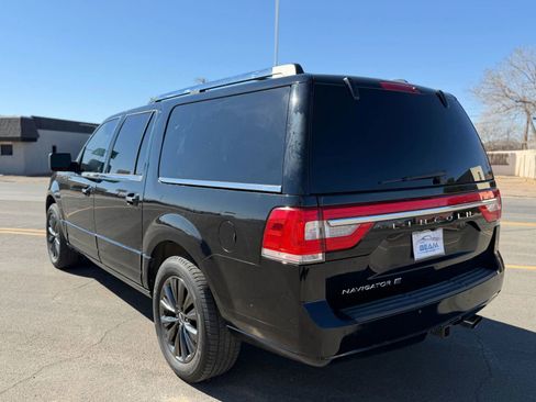 Used 2017 Lincoln Navigator L Select image 5