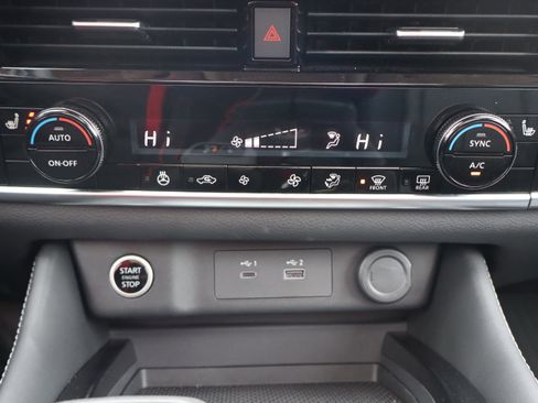 Used 2023 Nissan Rogue SL AWD/4WD image 21