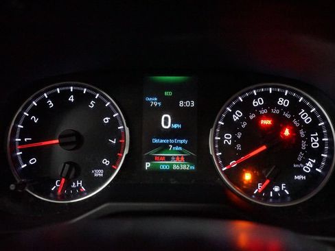Used 2021 Toyota RAV4 LE FWD image 15