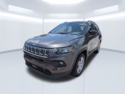 Used 2022 Jeep Compass Latitude FWD image 8