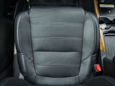 Used 2020 Honda CR-V Touring image 29