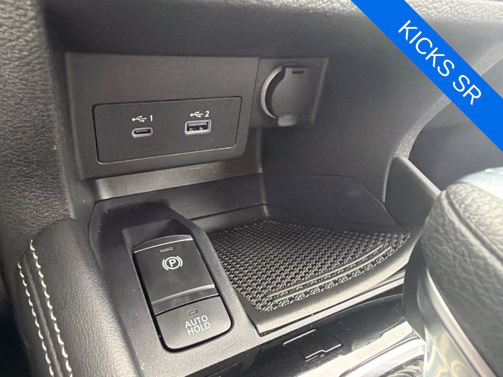 Used 2023 Nissan Kicks SR w/ SR Premium Package FWD image 17