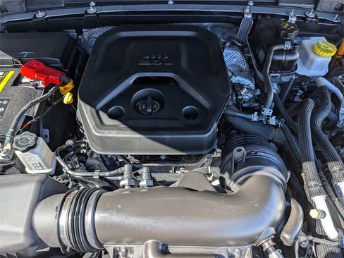 Used 2024 Jeep Wrangler Unlimited image 25