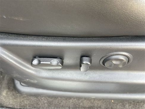 Used 2014 Cadillac Escalade Premium image 12