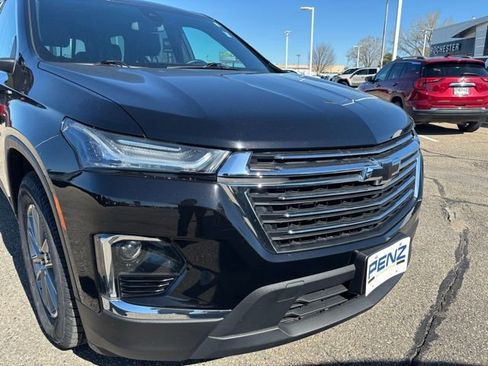 Used 2023 Chevrolet Traverse LT AWD/4WD image 1