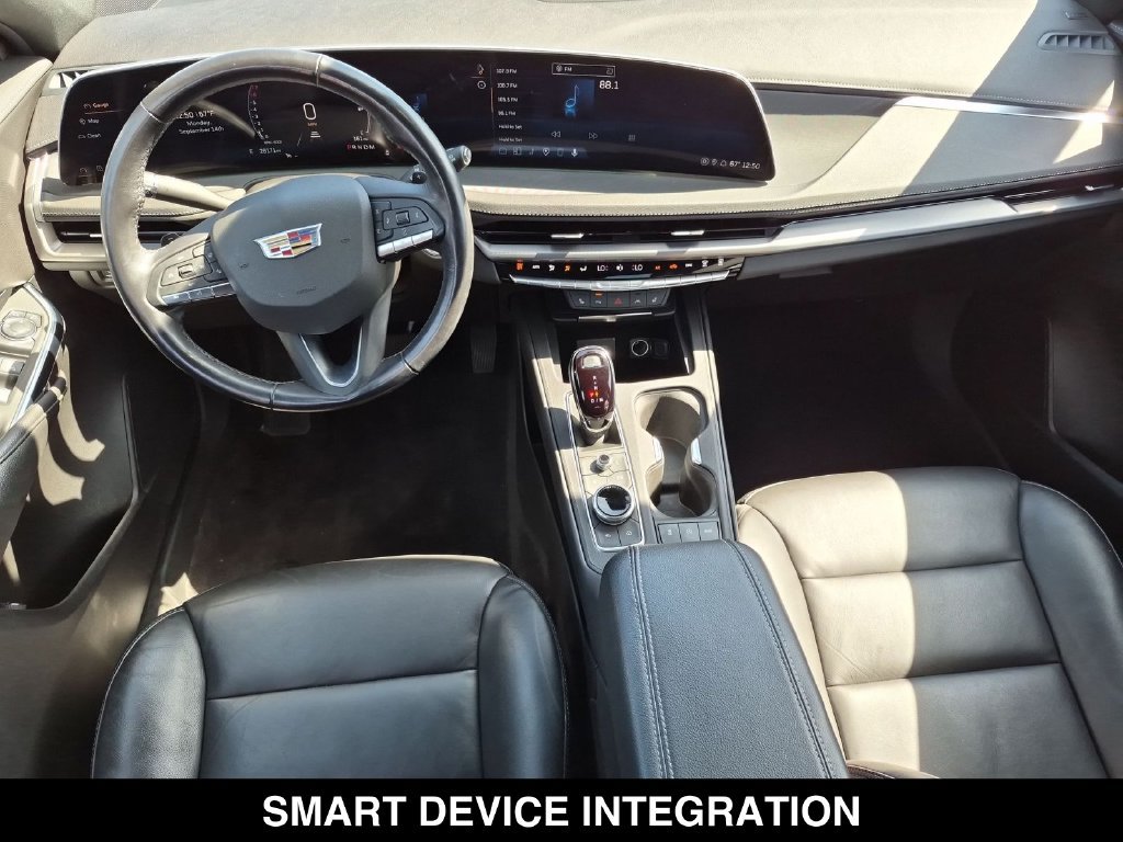 Used 2024 Cadillac XT4 Luxury w/ Cold Weather Package FWD image 25