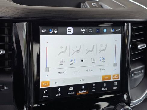 Used 2024 RAM 1500 Laramie image 17