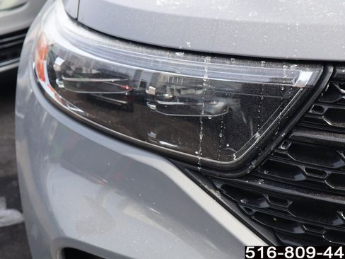 Used 2021 Ford Explorer XLT w/ Equipment Group 202A image 7