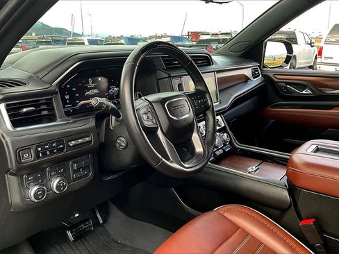 Used 2023 GMC Yukon XL Denali Ultimate image 14