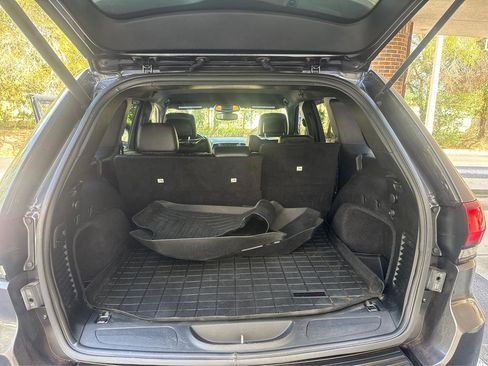 Used 2018 Jeep Grand Cherokee Altitude RWD image 13