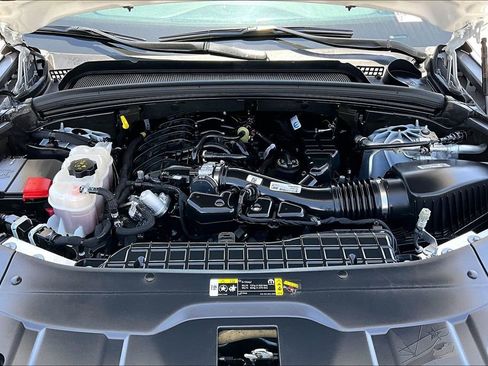 Certified 2024 Jeep Grand Cherokee Altitude AWD/4WD image 30