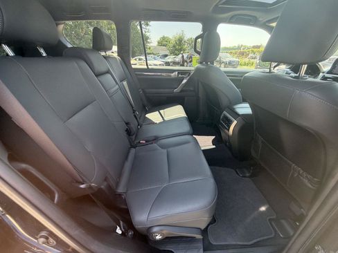 Used 2023 Lexus GX 460 Premium w/ Premium Package AWD/4WD image 35