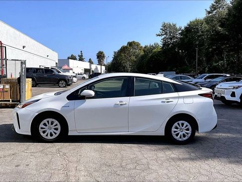 Used 2020 Toyota Prius LE FWD image 7