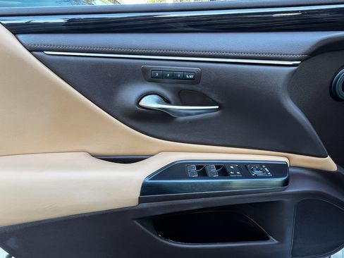 Used 2021 Lexus ES 350 w/ Premium Package image 13