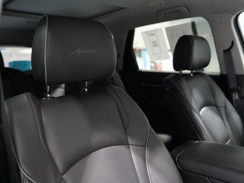 Used 2021 Buick Enclave Avenir w/ Avenir Technology Package image 25