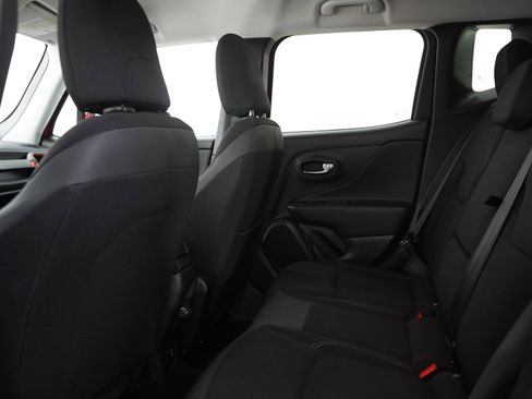 Used 2022 Jeep Renegade Latitude w/ Convenience Group AWD/4WD image 17