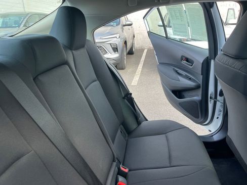 Used 2025 Toyota Corolla LE image 36