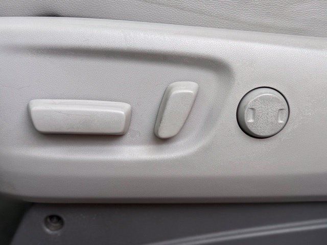 Used 2015 Toyota Sienna XLE w/ XLE Navigation Package FWD image 14