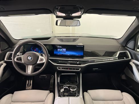 Used 2024 BMW X5 xDrive40i w/ M Sport Package image 16